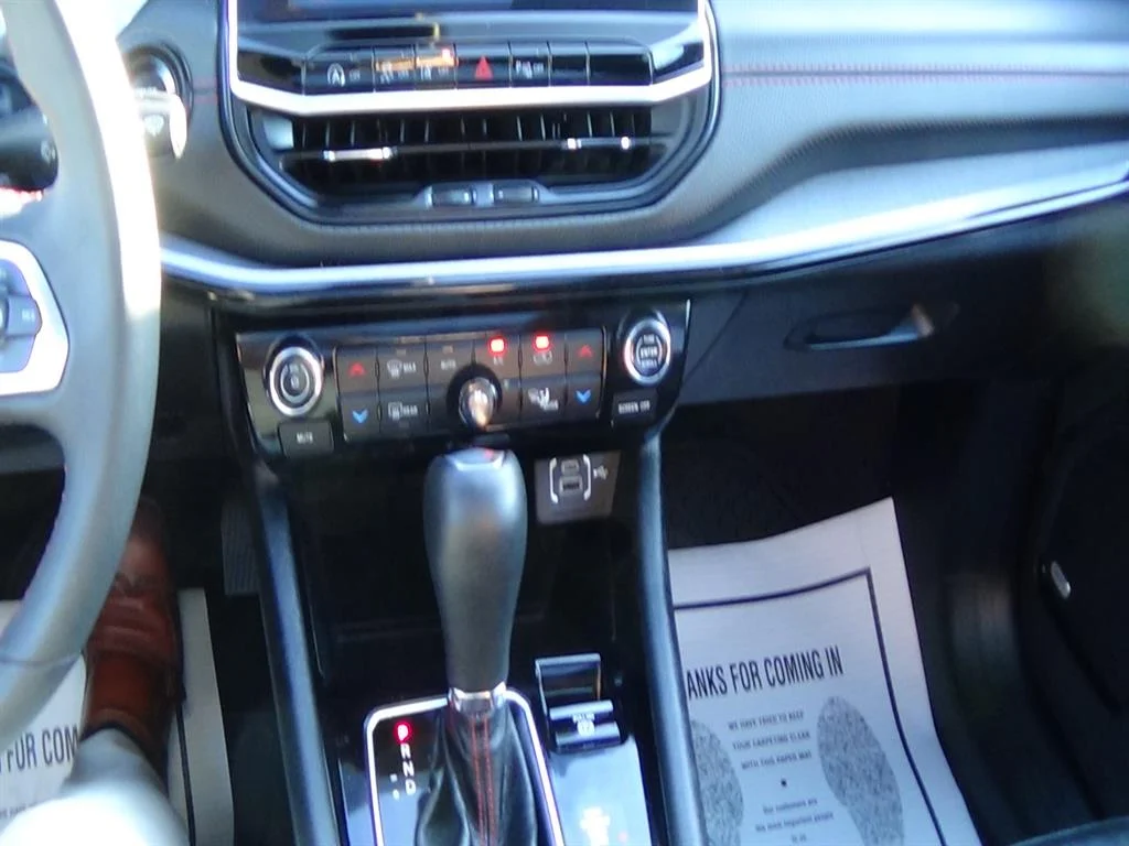 Used 2024 Bright White Clear Coat (pw7) Jeep Trailhawk image 29