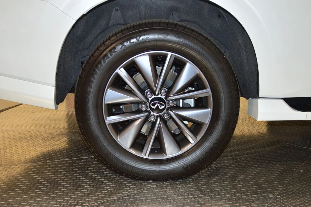 Certified Used 2025 White INFINITI PURE image 15