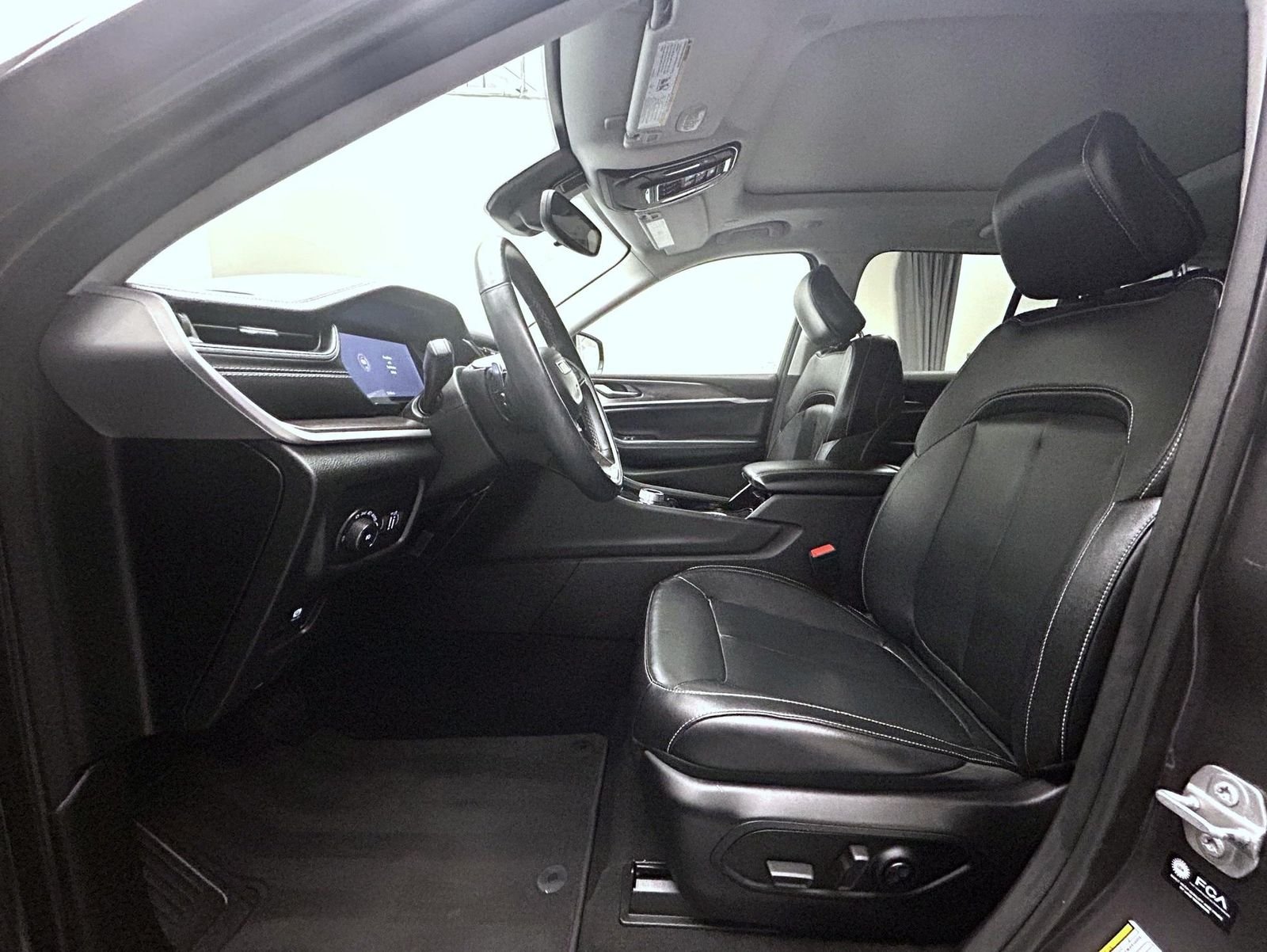 Used 2022 Gray Jeep Limited image 10