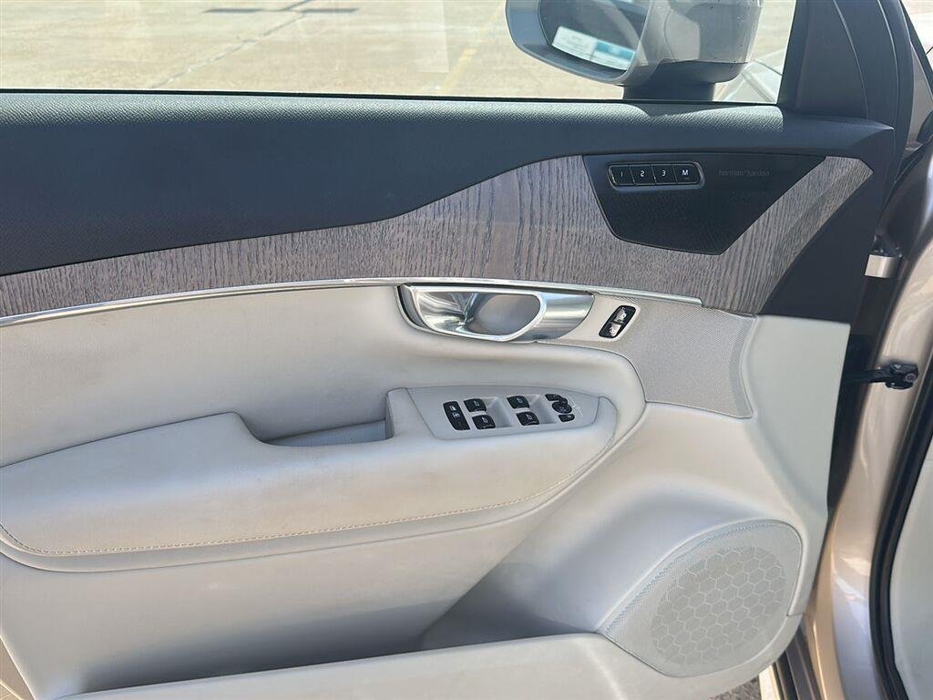 Used 2023 Bright Dusk Metallic Volvo Plus image 10