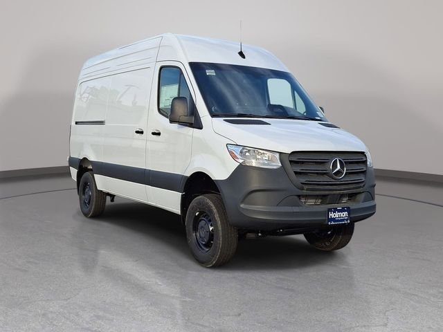 New 2025 Arctic+White Mercedes-Benz Cargo 144 WB image 3