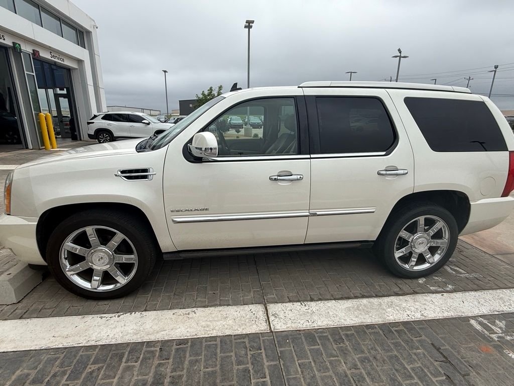 2012 Cadillac Escalade Luxury