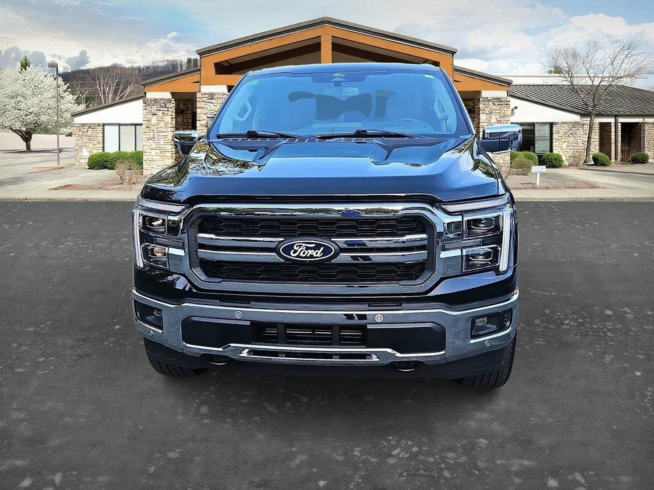 Used 2025 Black Metallic Ford LARIAT image 2