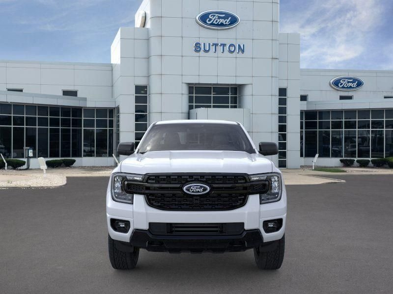 New 2025 Oxford White Ford XLT image 6