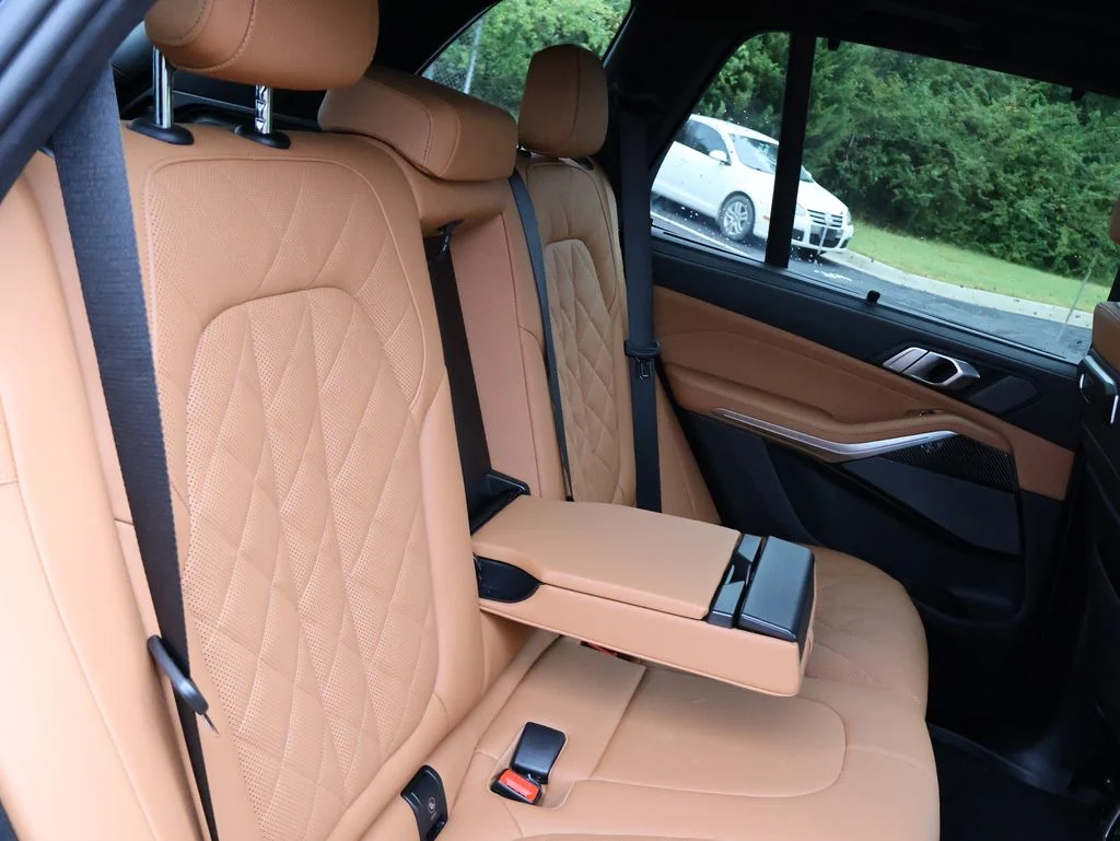 Certified Used 2026 Blue BMW M60i image 36