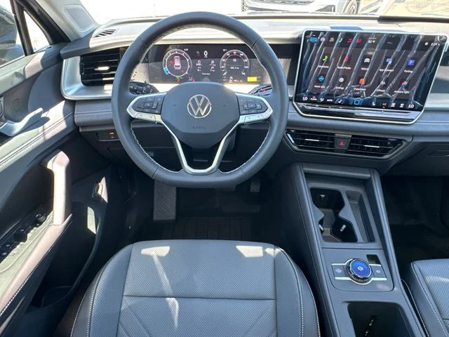 New 2026 Platinum Gray Metallic Volkswagen 2.0T SE image 30