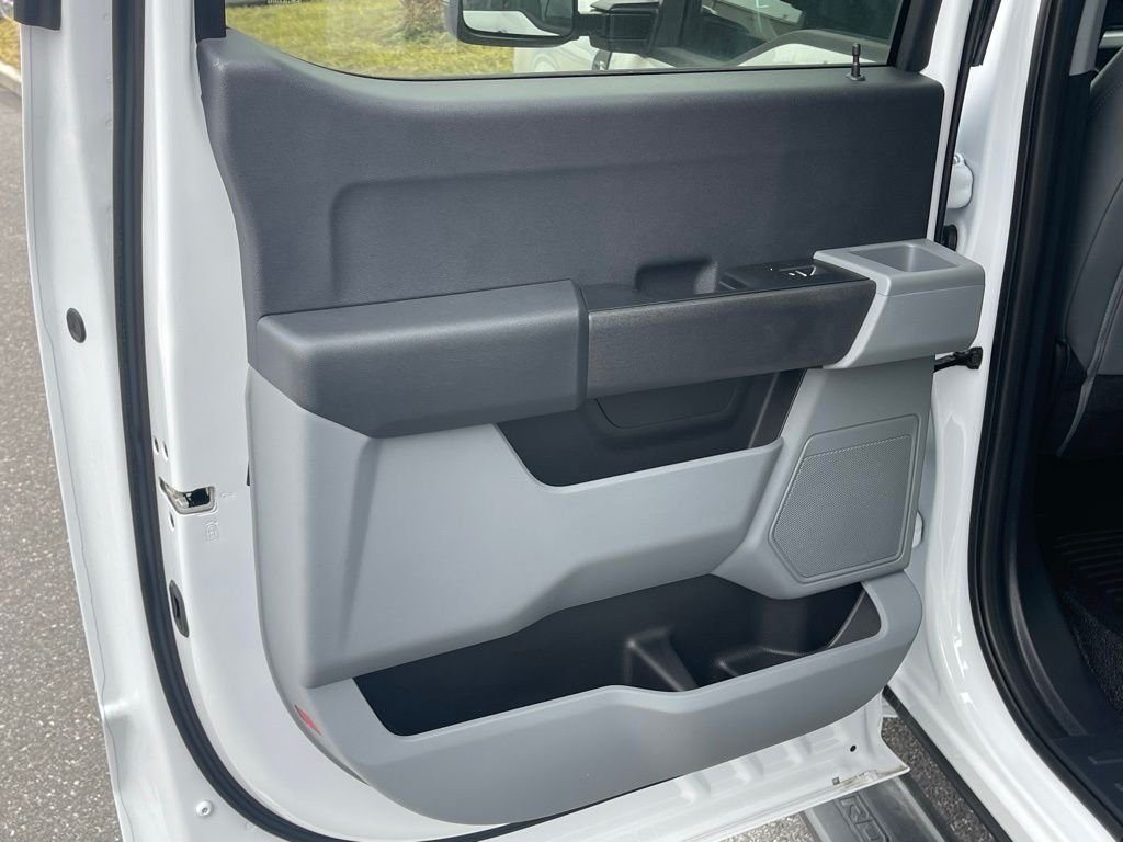 New 2026 Oxford White Ford F-350® XL image 22