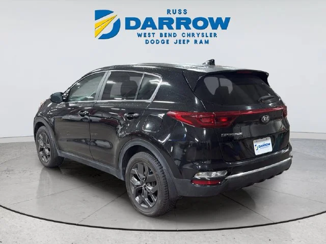 Used 2022 Red Kia LX image 3