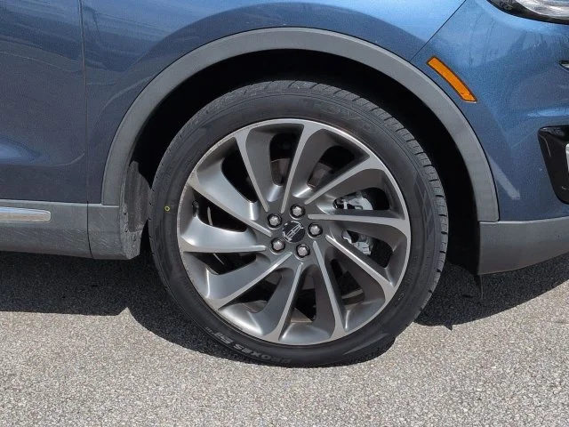 Certified Used 2019 Diamond Lincoln Reserve image 11