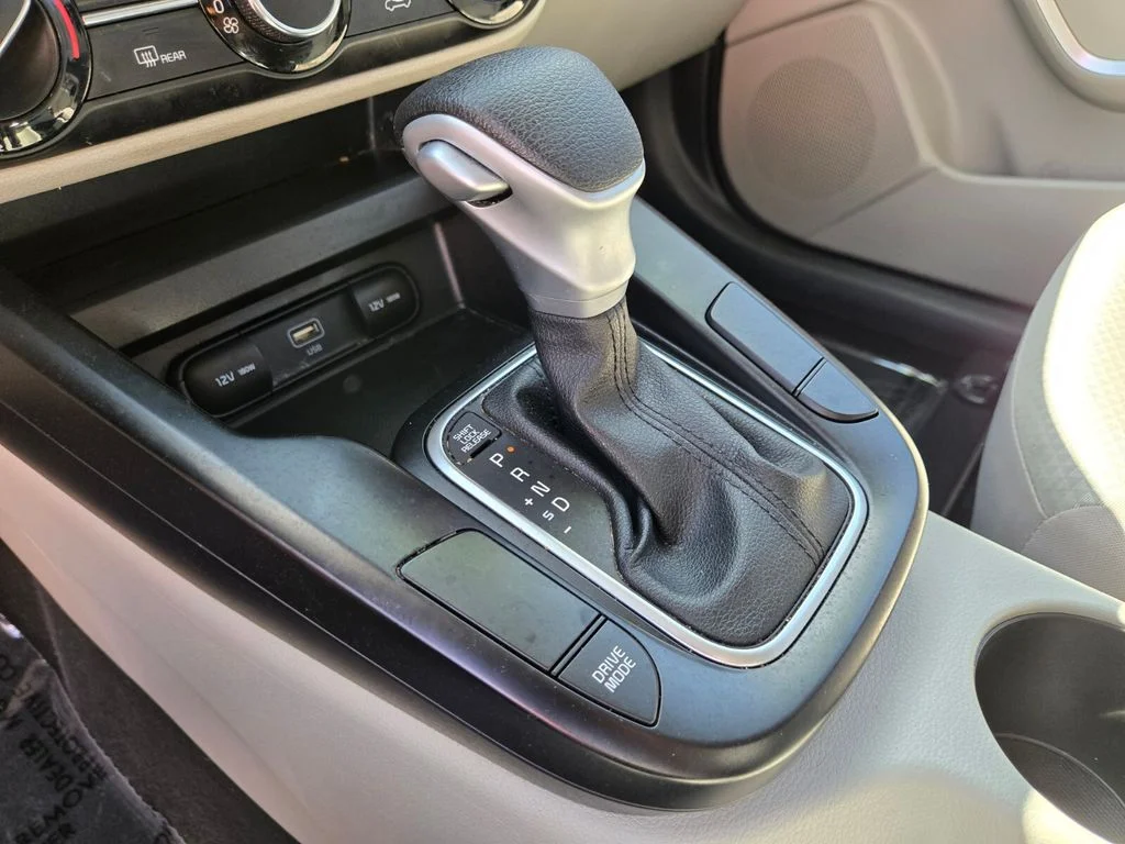 2023 Kia Soul LX - Photo 25