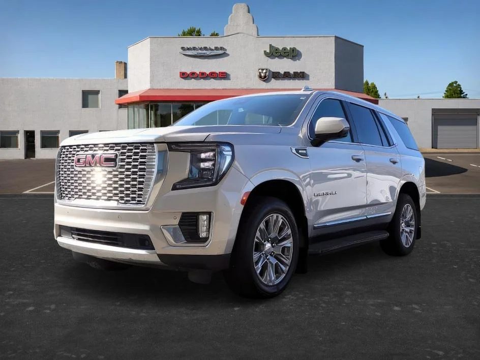 Used 2023 Pearl Beige Metallic GMC Denali image 3