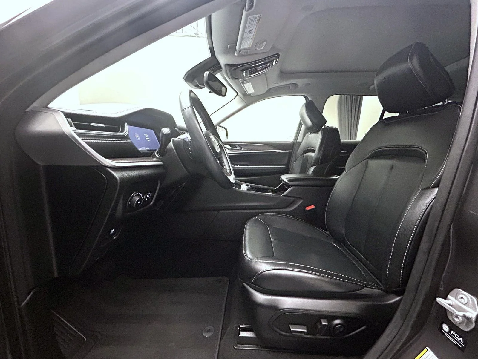 Used 2022 Gray Jeep Limited image 10