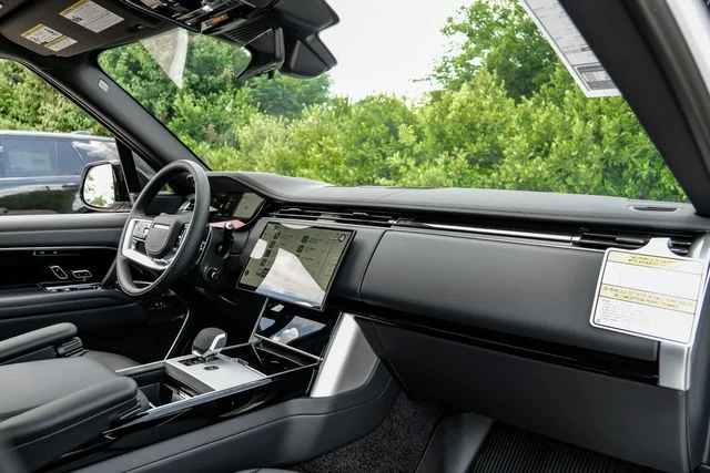 2026 Land Rover Range Rover SE - Photo 16