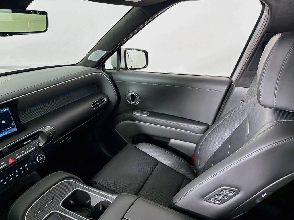 New 2027 Shimmering Silver Hyundai Calligraphy image 25