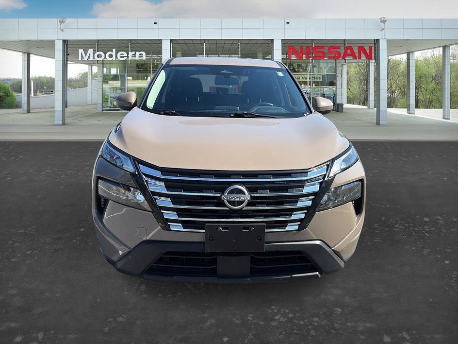 Used 2025 Baja Storm Metallic Nissan SV image 8