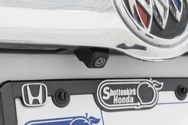 Used 2020 White Buick Essence image 10