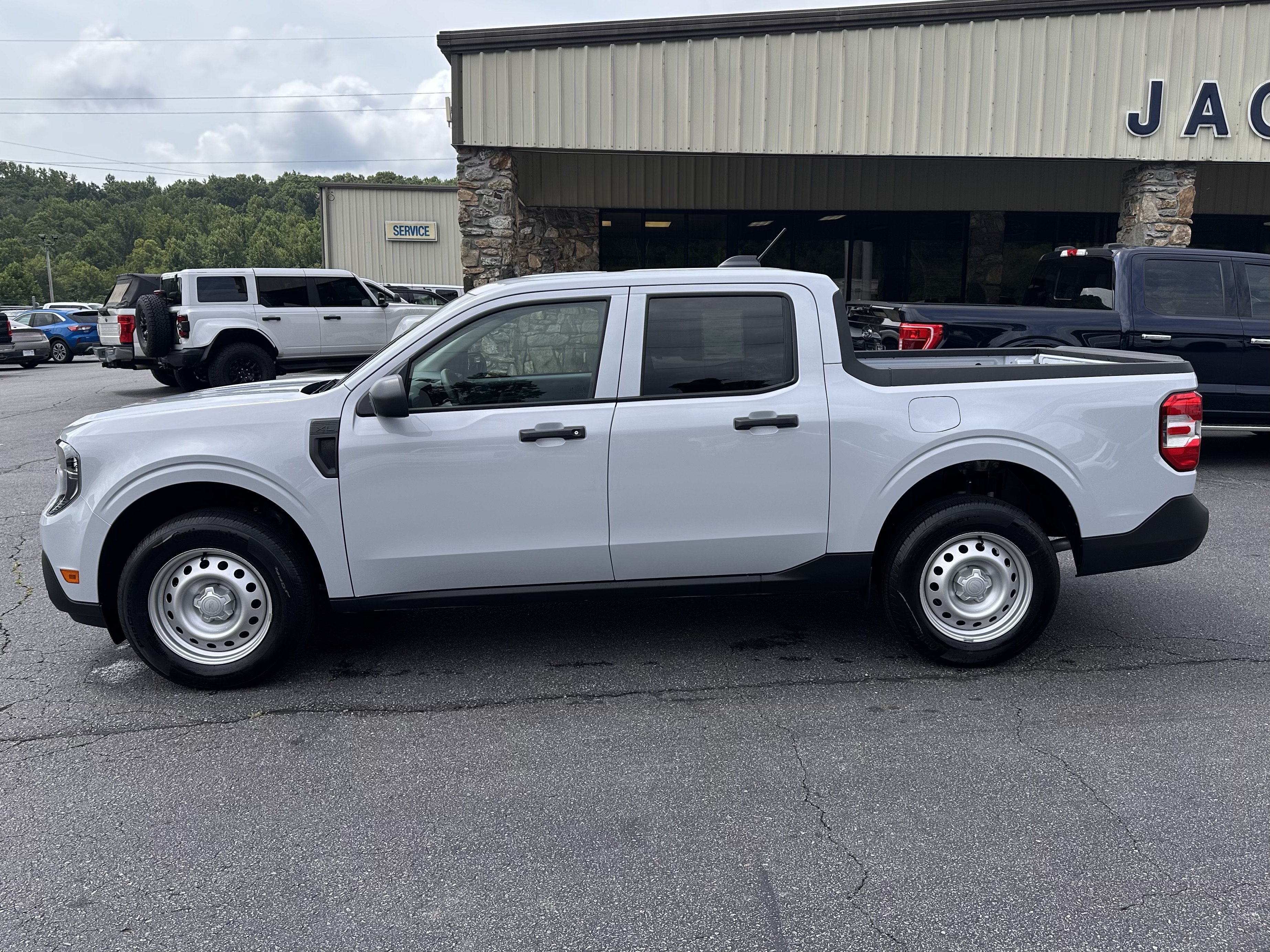 New 2026 Space White Metallic Ford XL image 1