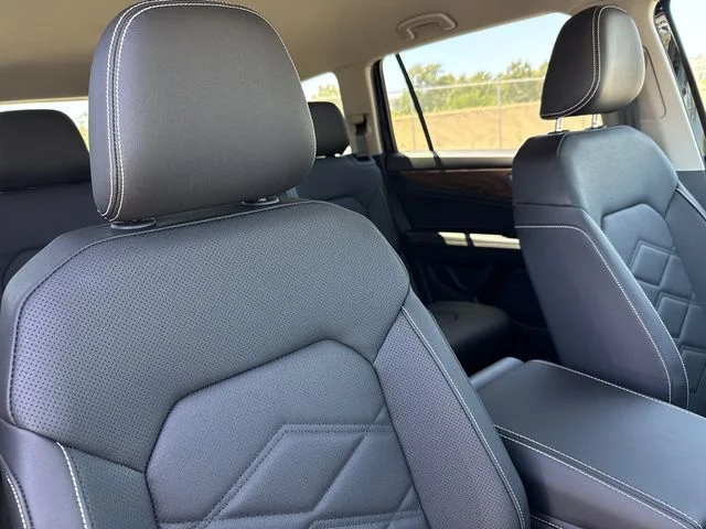 New 2026 Deep Black Pearl Volkswagen 2.0T SE image 18
