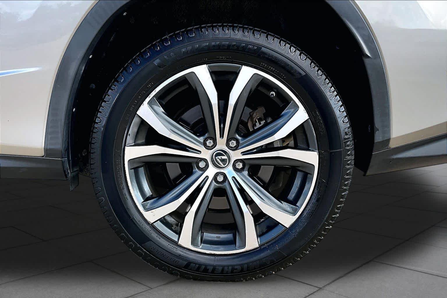 Used 2018 Atomic Silver Lexus  image 11