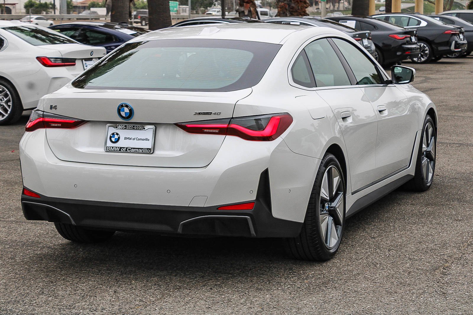 Used 2025 Mineral White Metallic BMW xDrive40 image 6