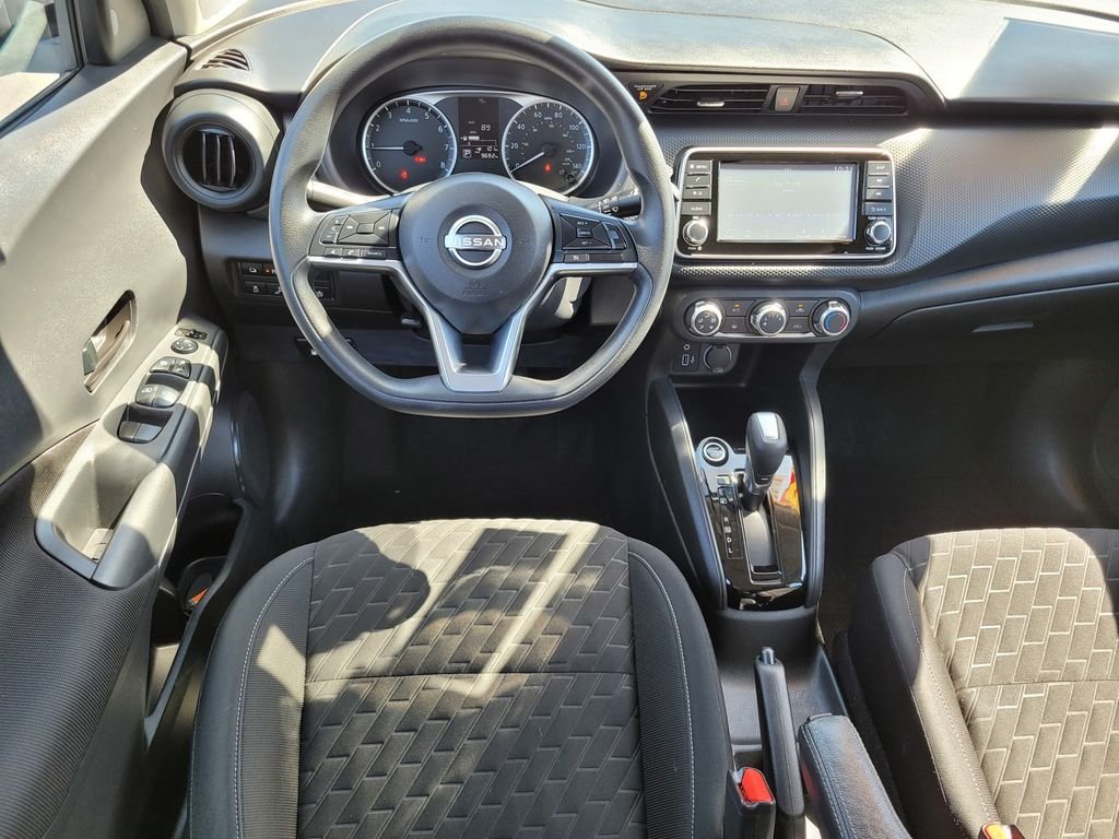 Used 2022 White Nissan S image 13