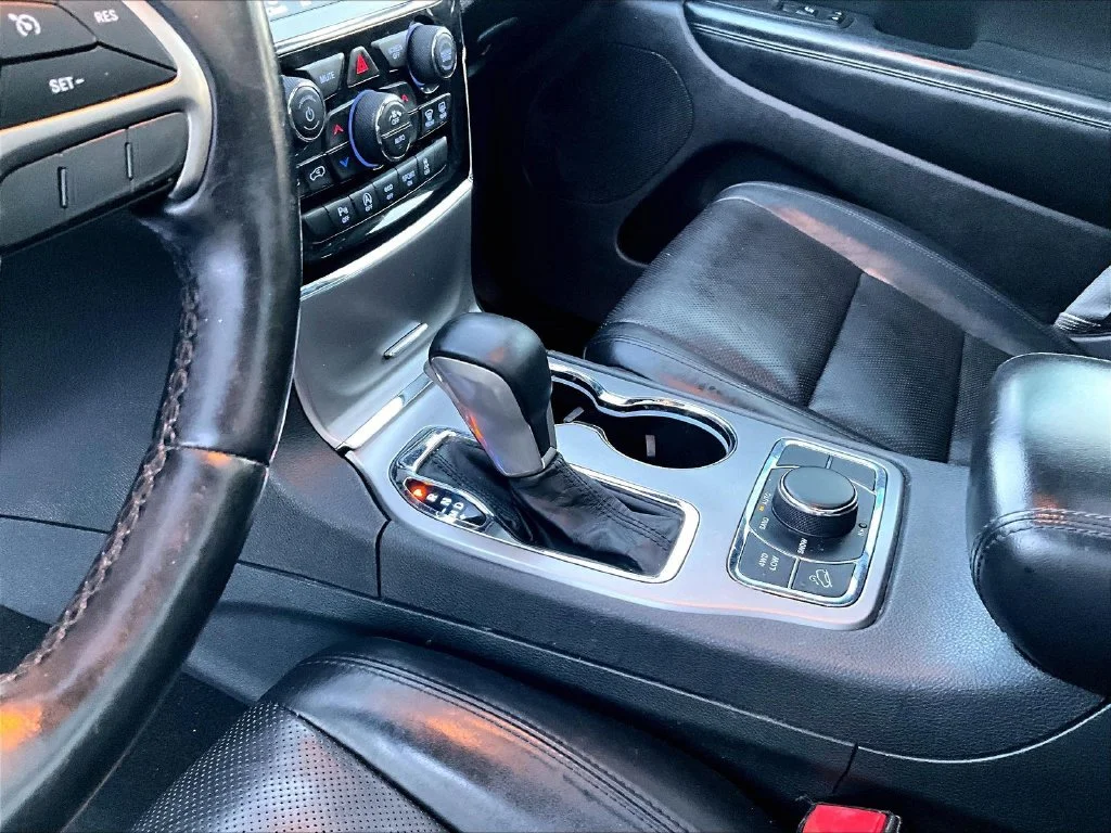 Used 2020 White Jeep Limited image 16