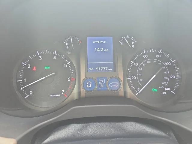 Used 2019 White Lexus 460 image 20
