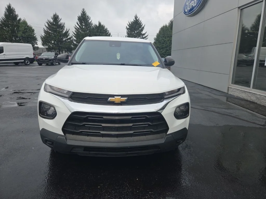 Used 2021 White Chevrolet LS image 9