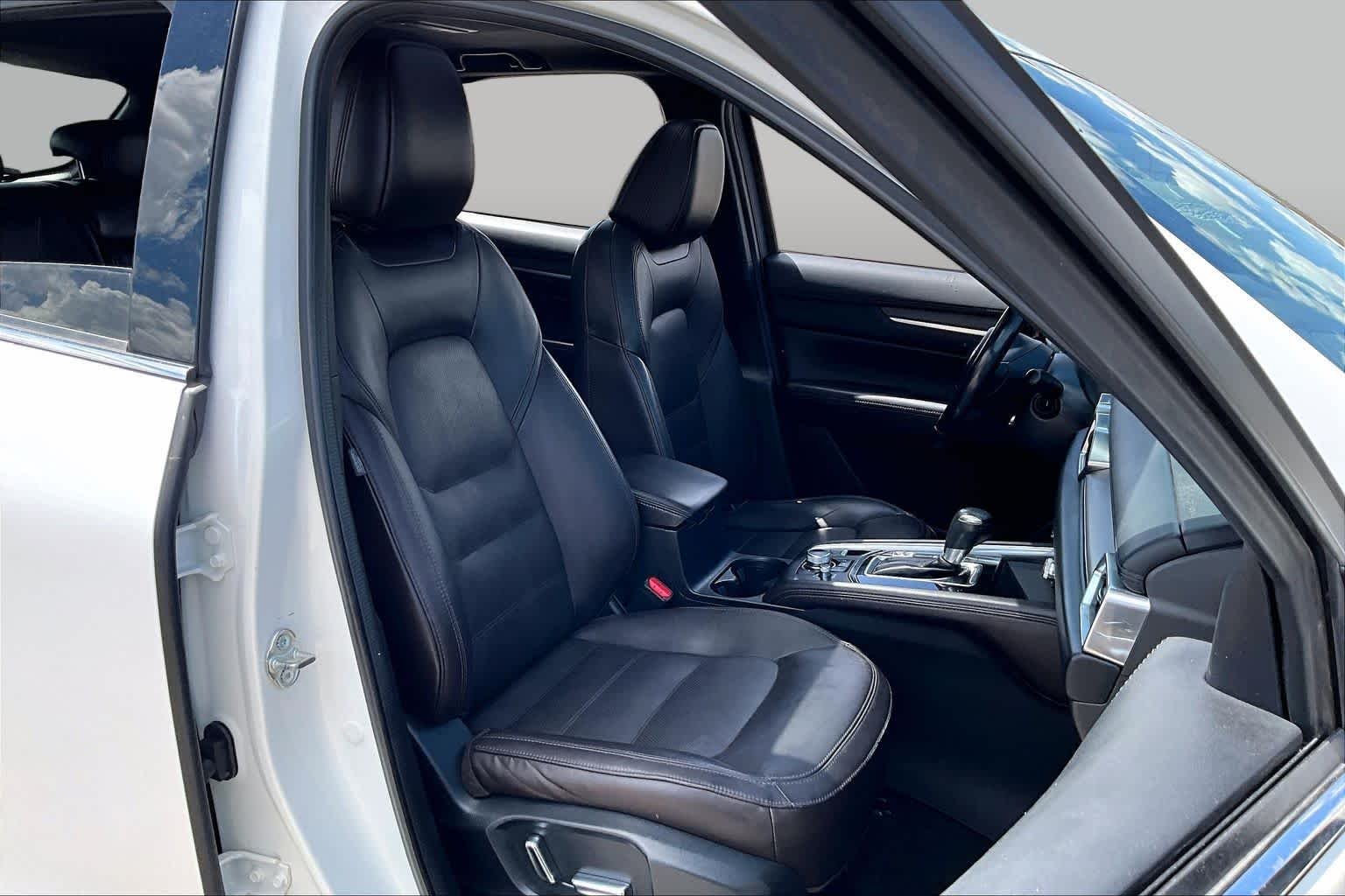 Used 2019 Snowflake White Pearl Mica Mazda Signature image 9