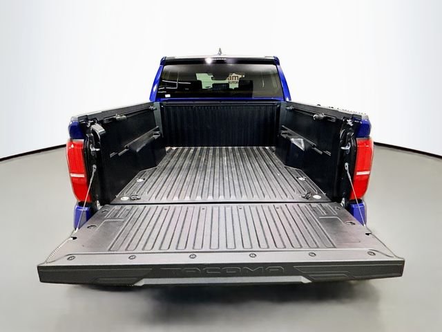 2025 Toyota Tacoma SR5 - Photo 25