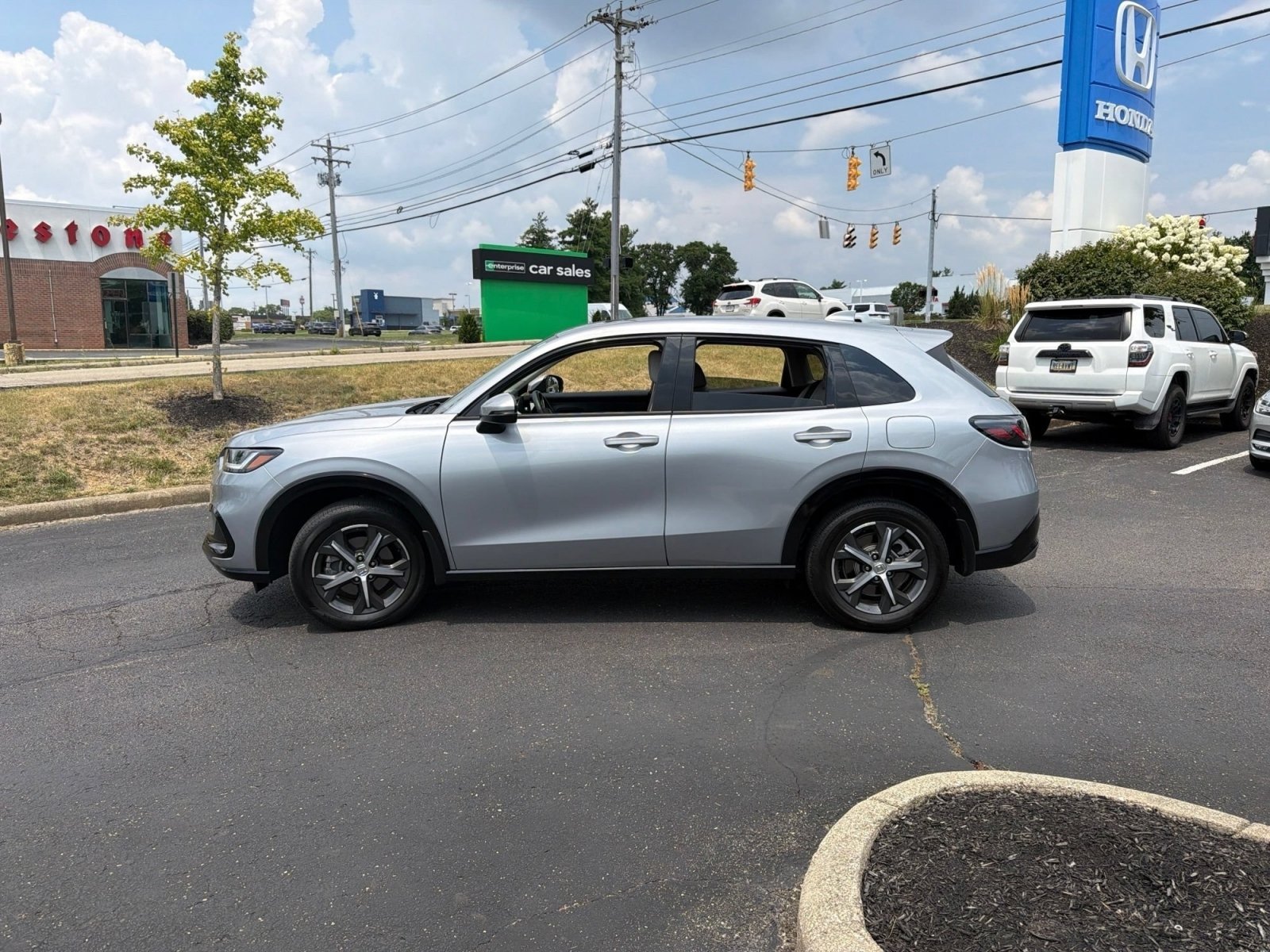Certified Used 2025 Lunar Silver Metallic Honda EX-L image 13