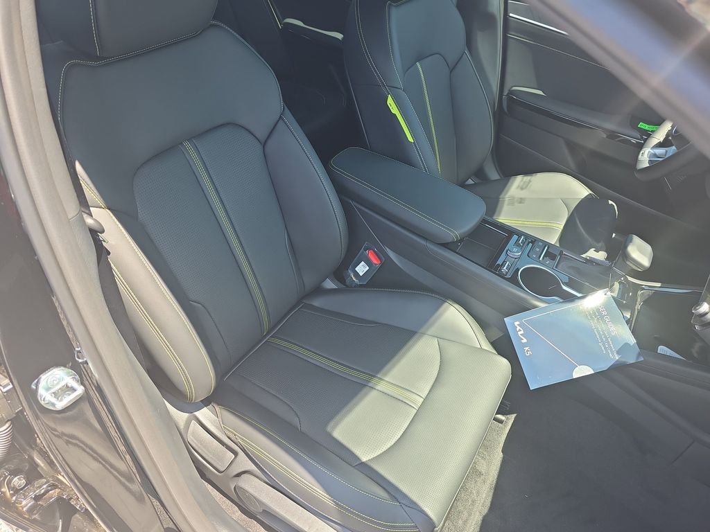 New 2026 Aurora Black Pearl Kia GT image 37