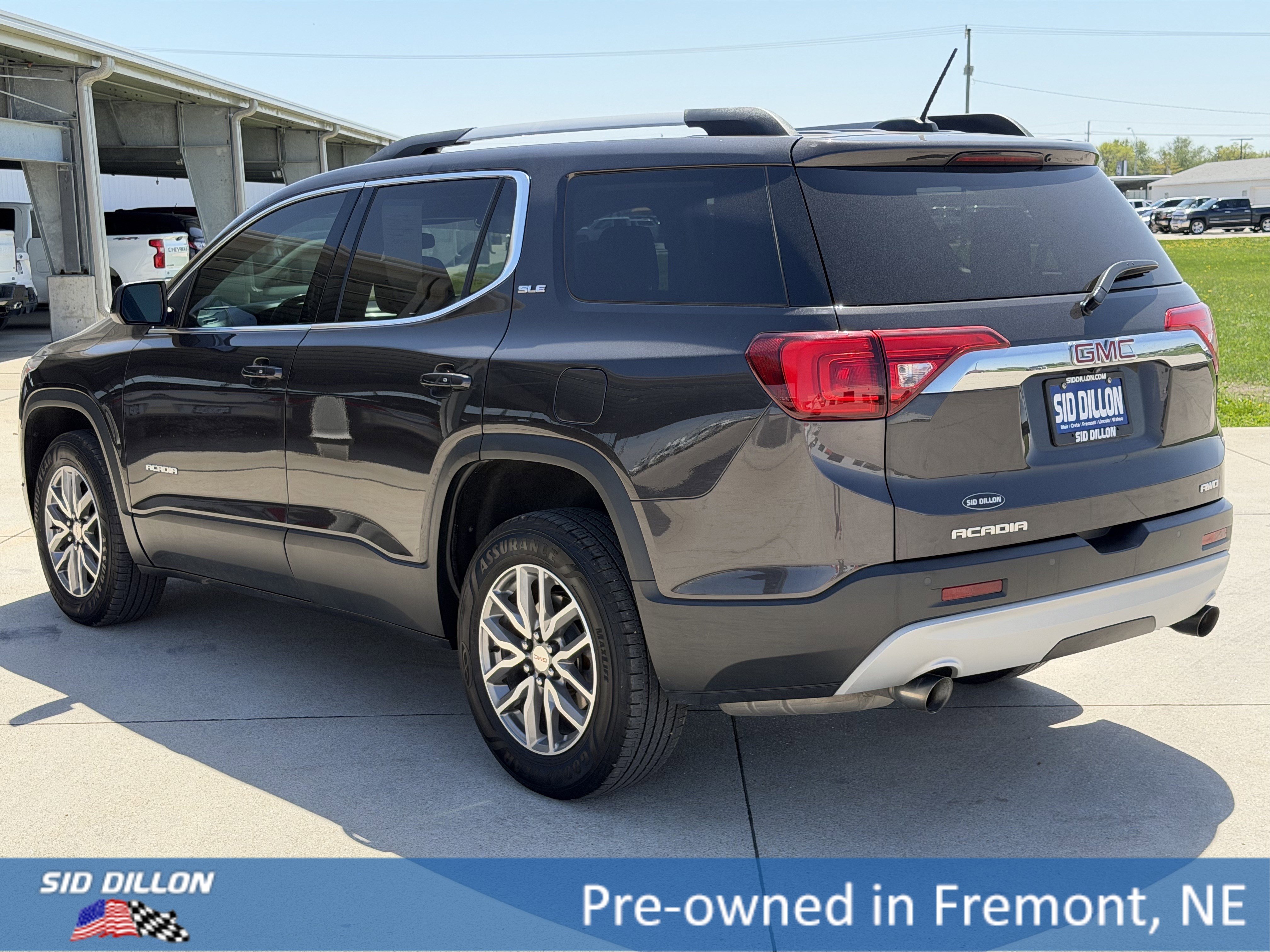 Used 2018 Iridium Metallic GMC SLE image 14