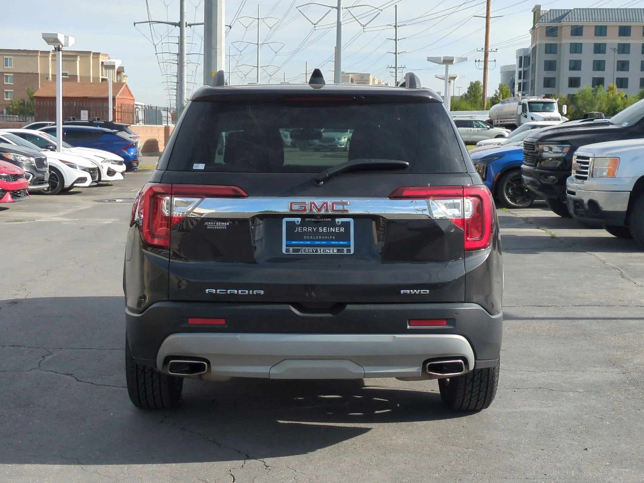 Used 2020 Carbon Black Metallic GMC SLT image 5