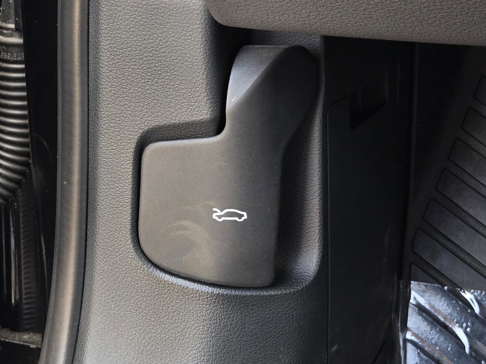 Used 2020 Black Metallic Audi 4.0 image 38