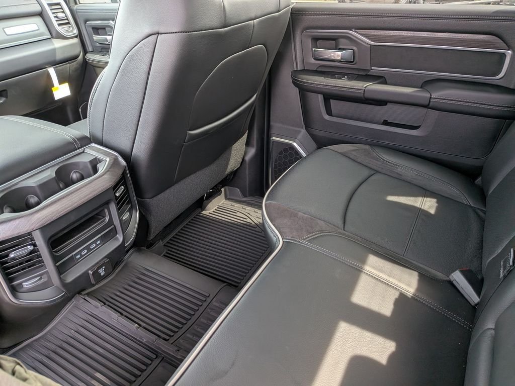 New 2026 Granite Crystal Metallic Clear-Coat Exterior Paint RAM Laramie image 35