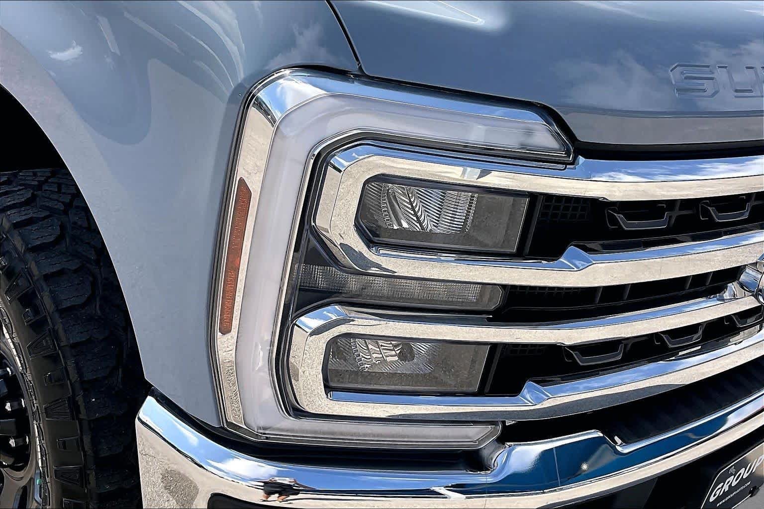 Used 2024 Glacier Gray Metallic Tri-Coat Ford King Ranch image 28