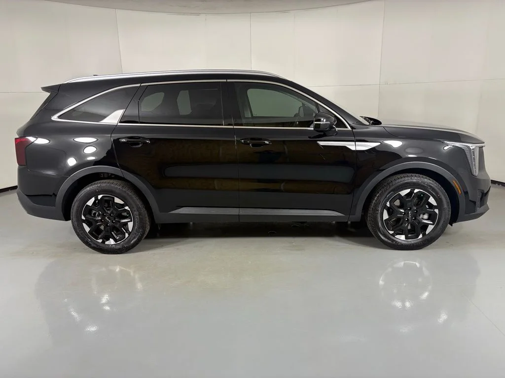 2026 Kia Sorento S - Photo 9