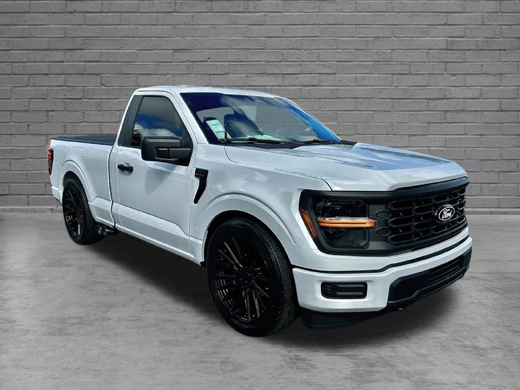 New 2026 Oxford White Ford XL image 3