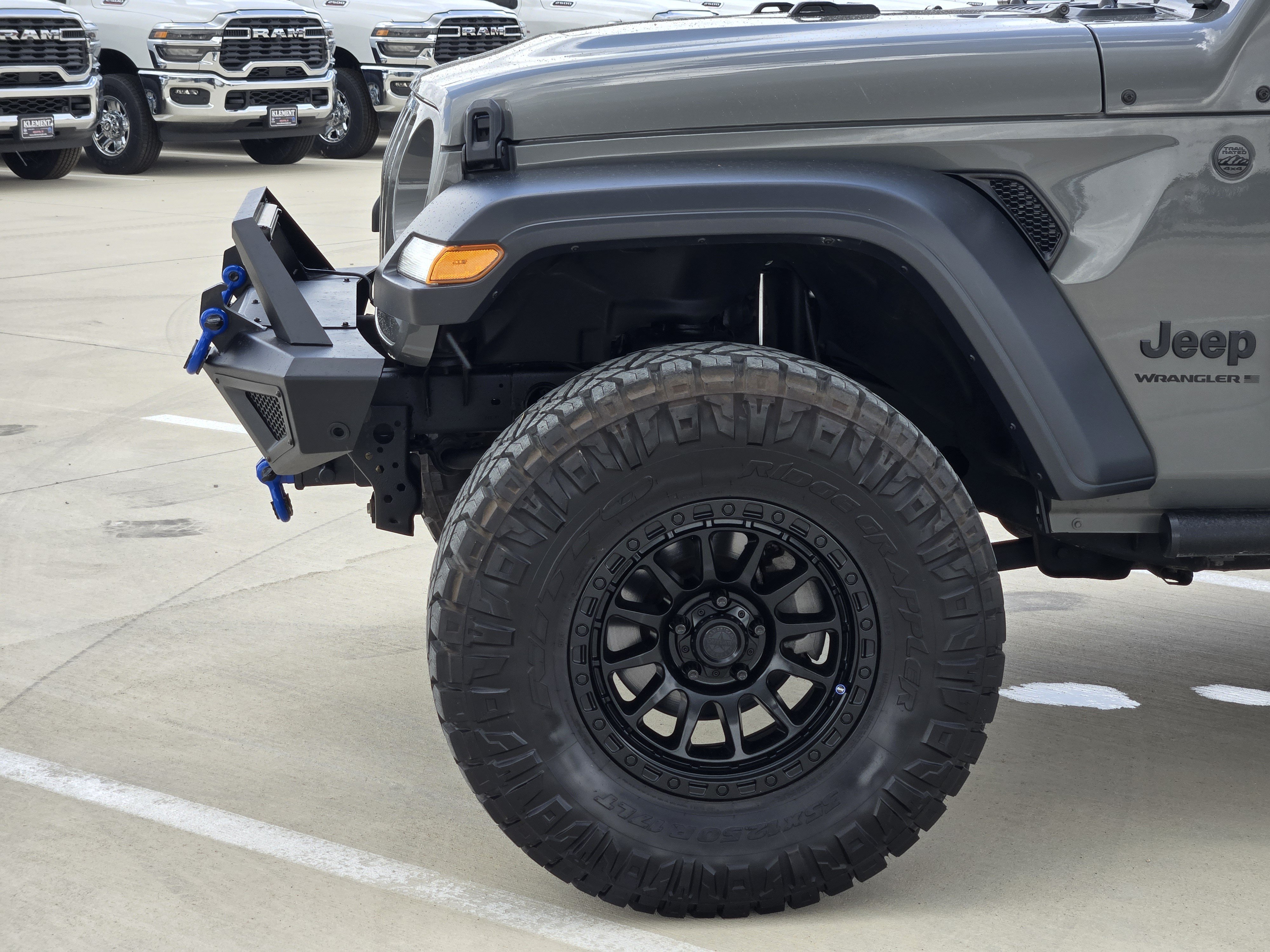 Used 2023 Sting-Gray Clearcoat Jeep Sport S image 8