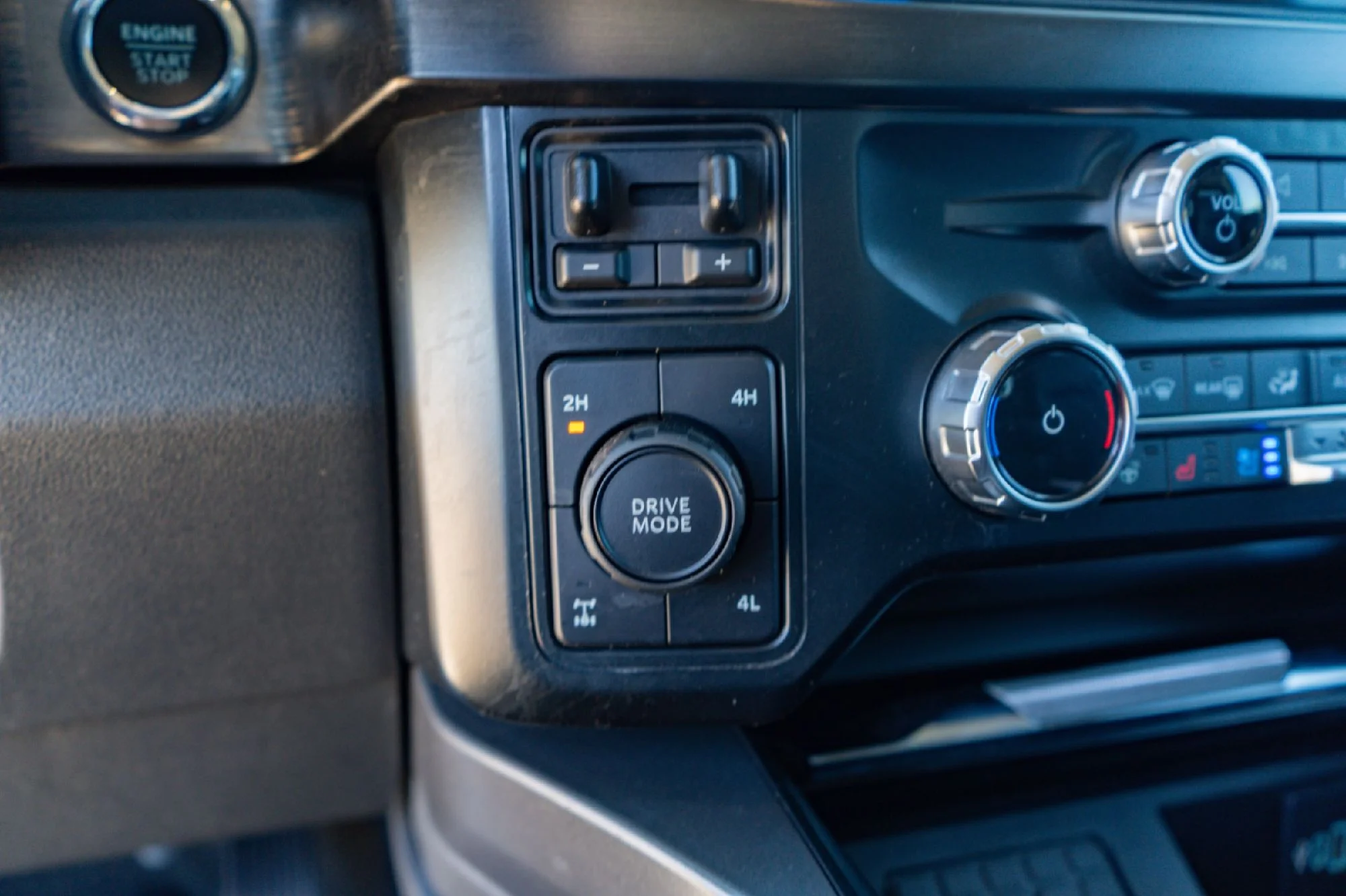 Used 2023 Silver Ford Lariat image 17