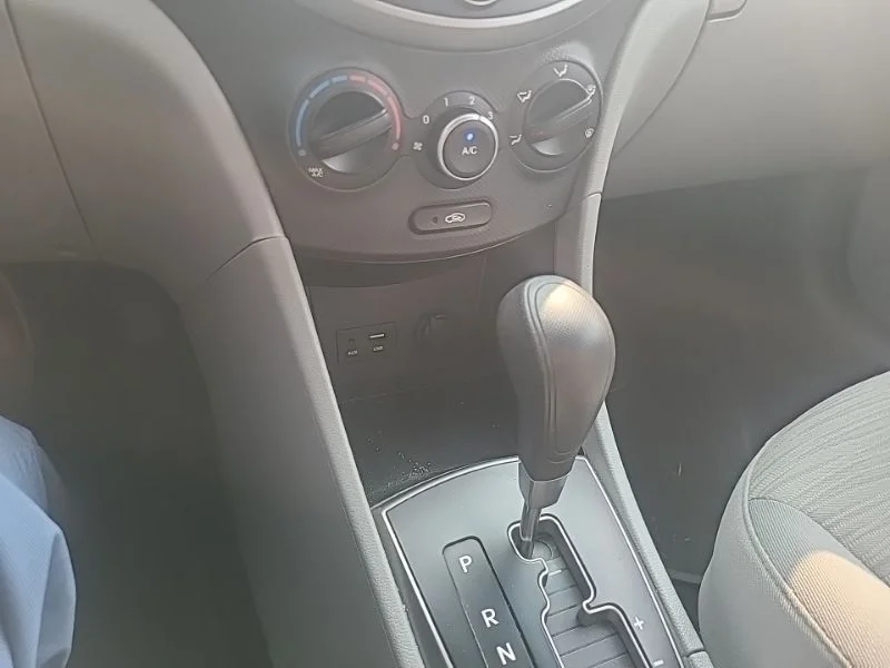 Used 2017 White Hyundai SE image 16