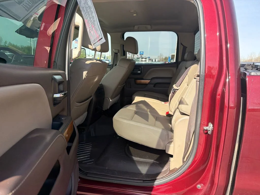 Used 2017 BUTTE RED METALLIC Chevrolet LTZ image 22