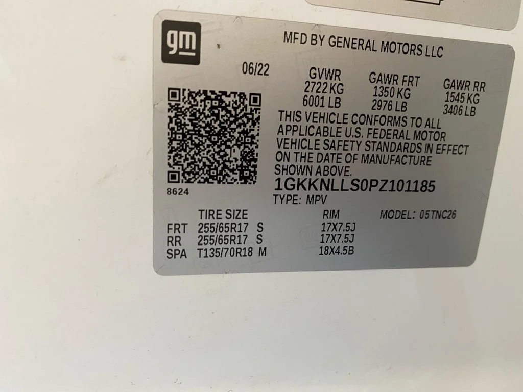 Used 2023 White GMC AT4 image 20