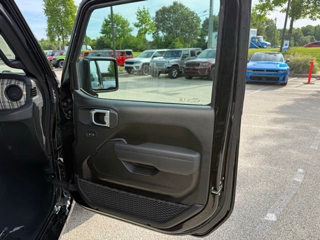 New 2026 Black Clear-Coat Exterior Paint Jeep 85th Anniversary Edition image 27
