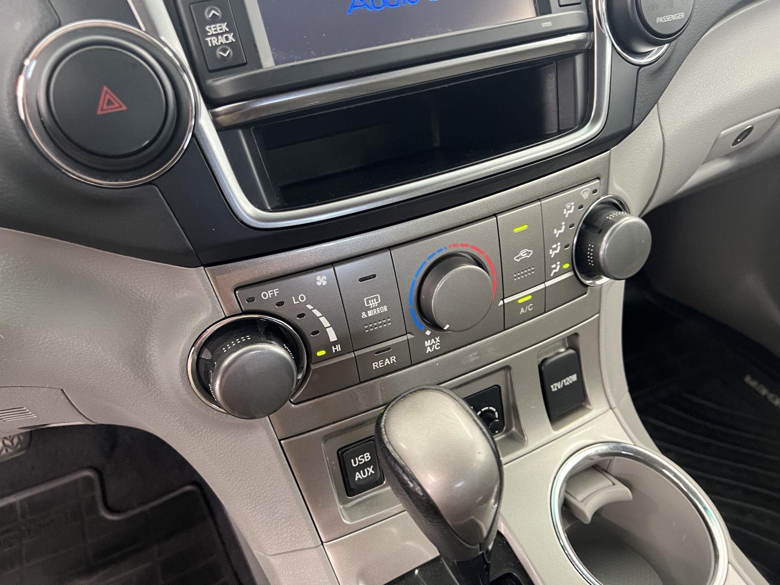 Used 2013 Shoreline Blue Pearl Toyota SE image 19