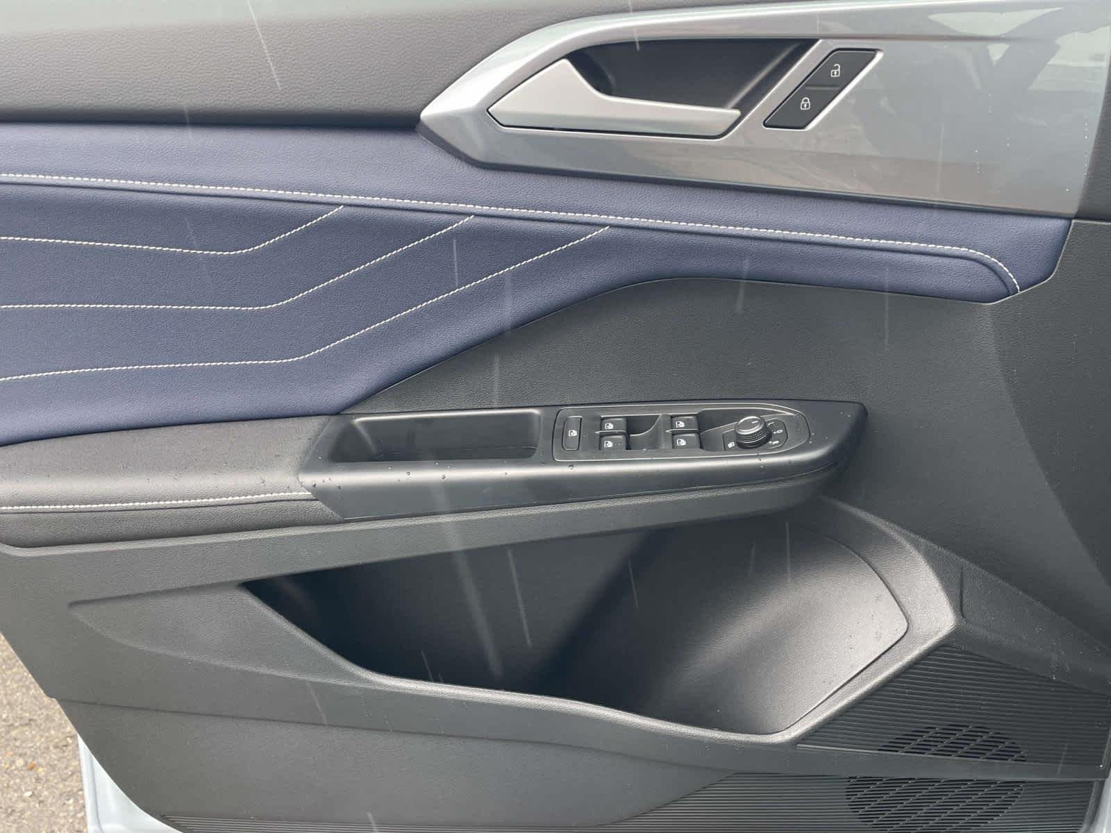 New 2027 9728/ Volkswagen SEL image 30