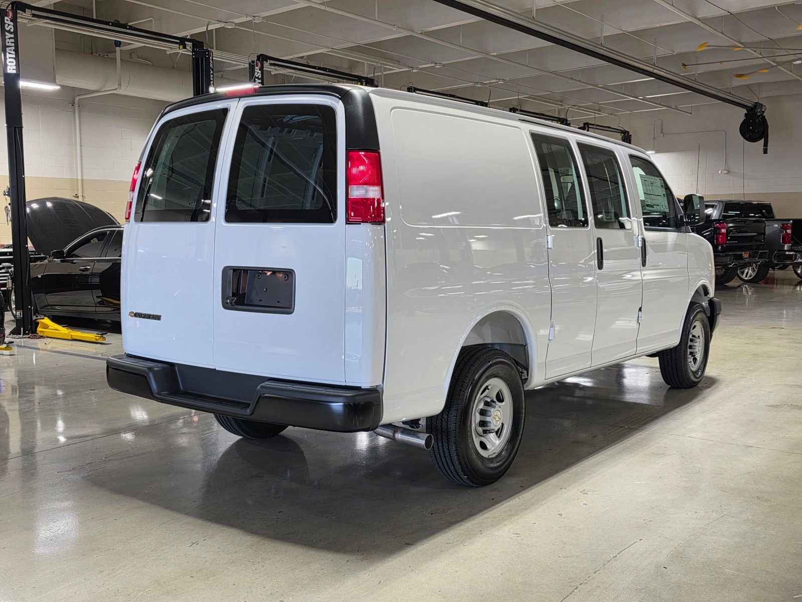 2026 Chevrolet Express Cargo Work Van - Photo 7