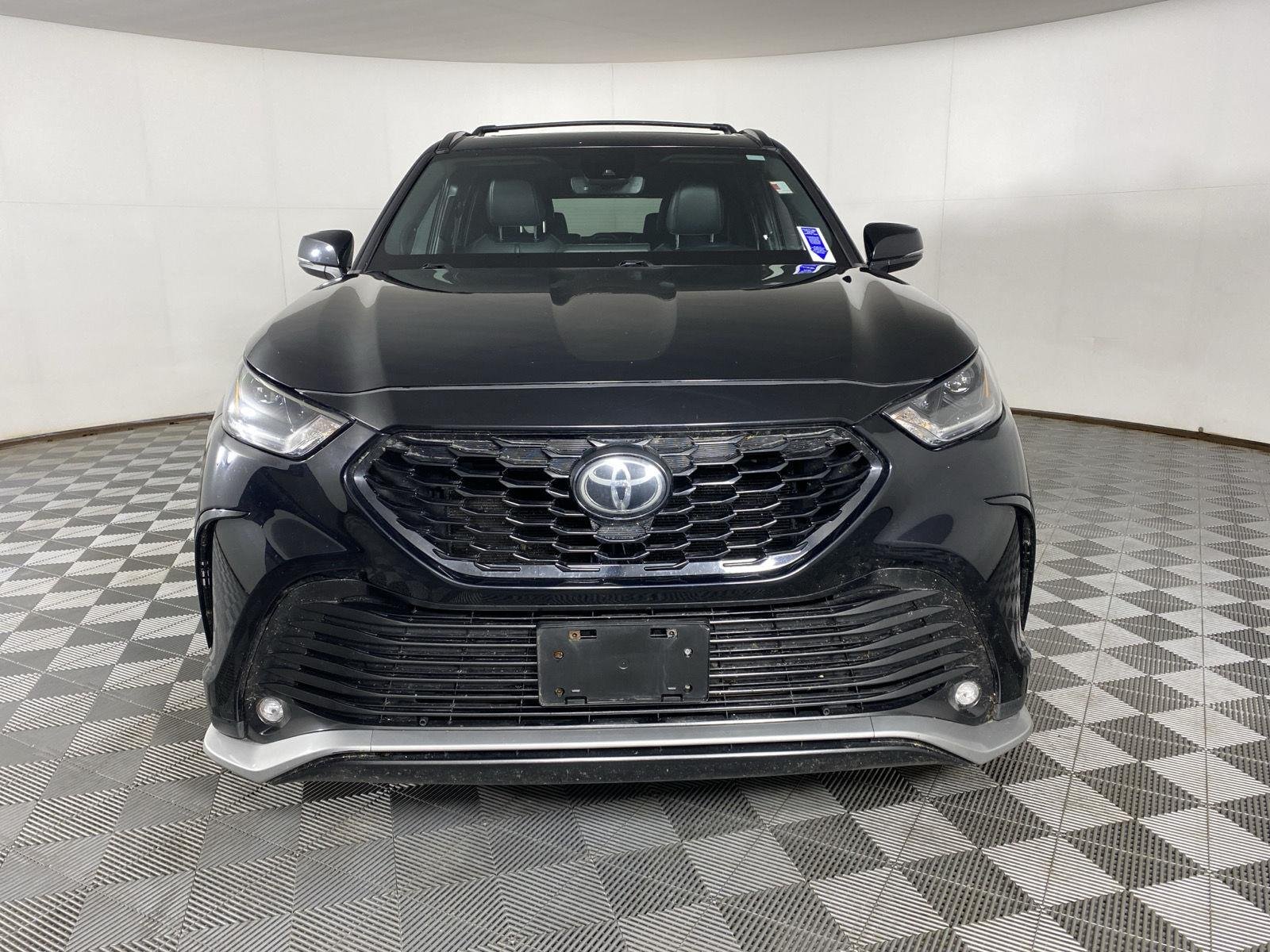 Used 2021 Midnight Black Metallic Toyota XSE image 12