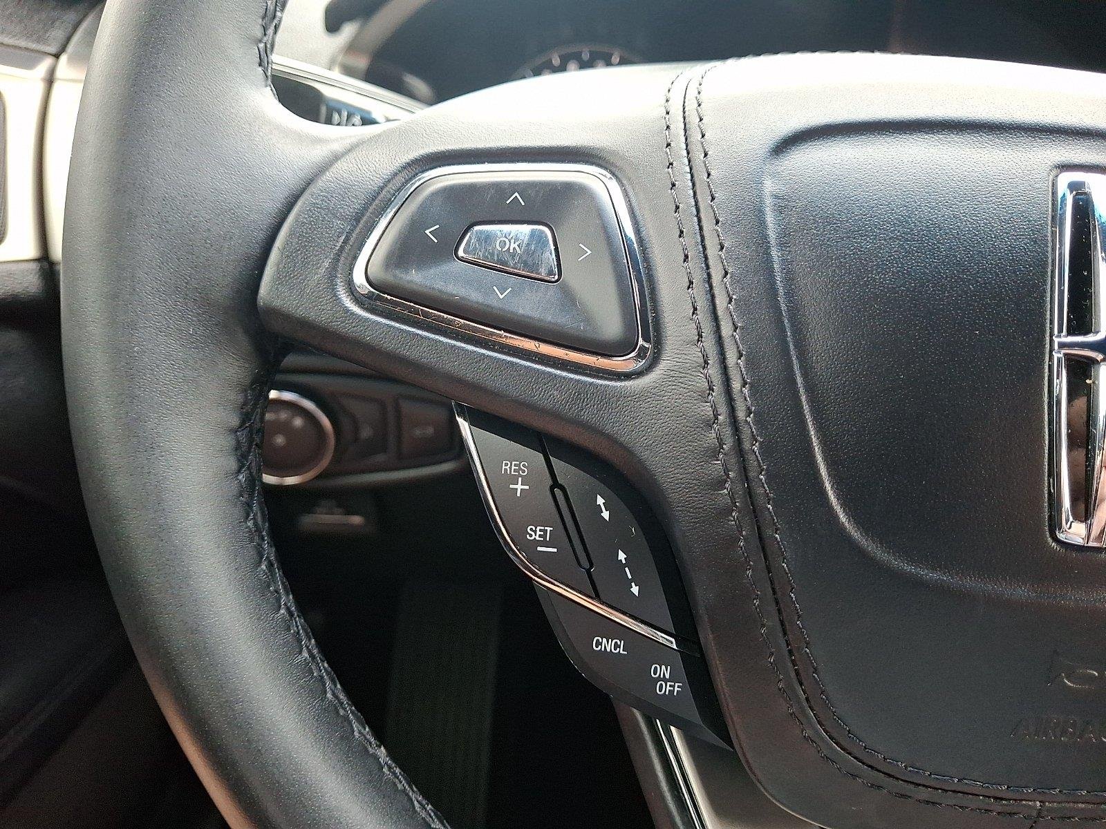 Used 2020 Infinite Black Metallic Lincoln Standard image 21